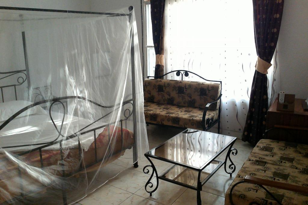 Bed and Breakfast Radius Guest Flats Кигали Номер фото